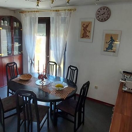 וילאך Quiet Apartment Close To Town מראה חיצוני תמונה