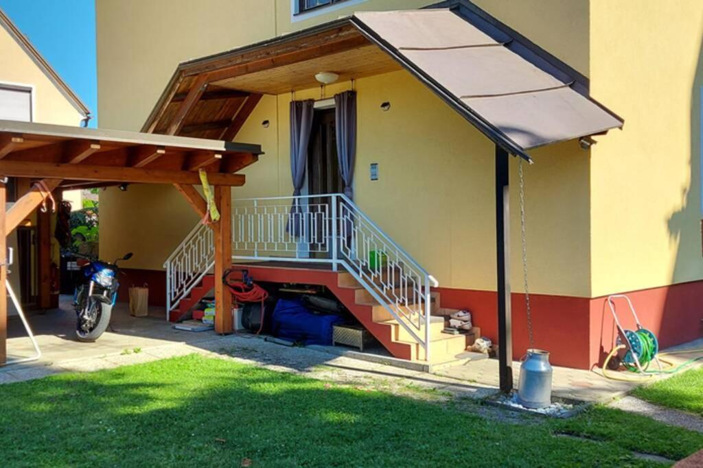 וילאך Quiet Apartment Close To Town מראה חיצוני תמונה