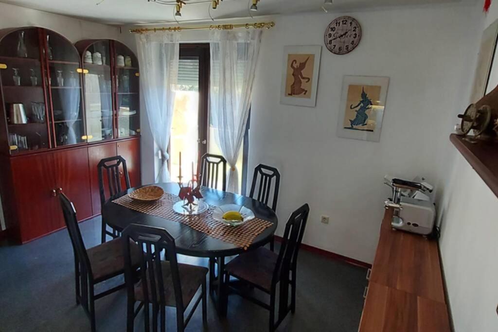 וילאך Quiet Apartment Close To Town מראה חיצוני תמונה